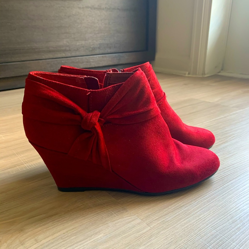 CL by Laundry Women’s Red Wedge Booties